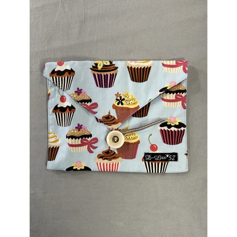 D-Lux 57 Envelope Pouch Button Close Cupcakes and Polka Dots 7"x9"